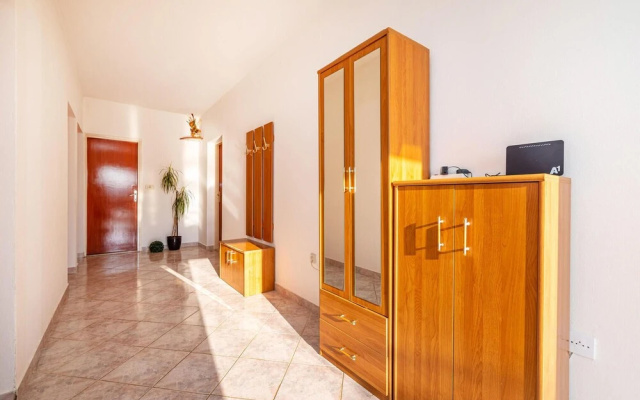 Stunning Apartment in Jasenice With 3 Bedrooms and Wifi