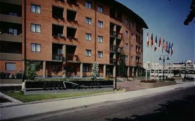 Pacific Hotel Airport