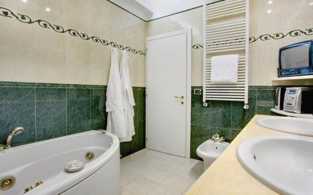 Regina Elena Apartment