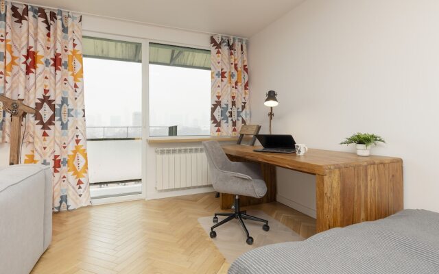 15th Floor Studio in Warsaw by Renters