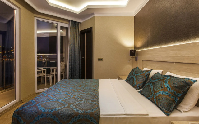 Parador Beach Hotel