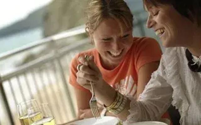 Beachcombers Apartments