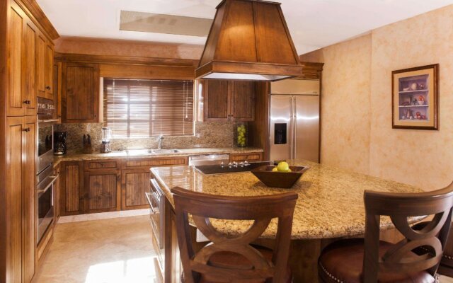 Villa La Estancia Beach Resort & Spa