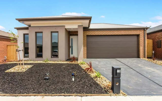 Serviced Houses Point Cook