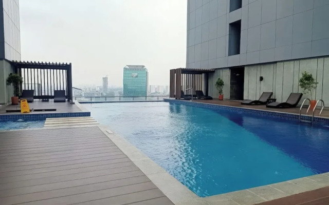 Staycation Jakarta Holland Village
