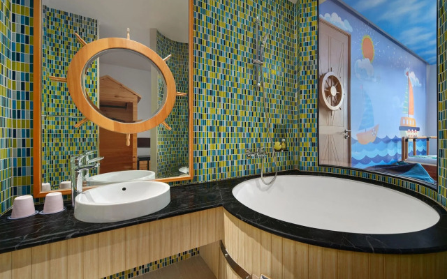 Four Points by Sheraton Phuket Patong Beach Resort