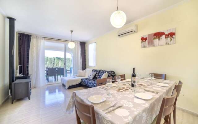 Bungalow - 3 Bedrooms with Pool and WiFi - 105003