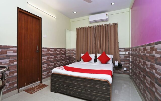 OYO 14818 Sudarshan Apartment