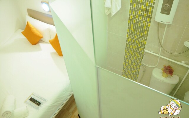 Hanuman V.I.P Hostel (SHA Extra Plus)