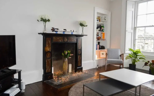 Beautiful 1 Bedroom Apartment in Stockbridge