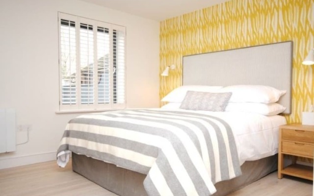 1 The Salterns, Chichester