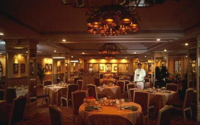 Sheraton Park Hotel & Towers