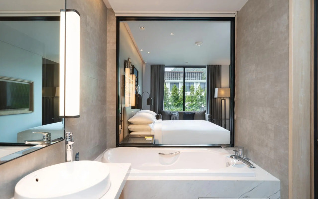Four Points by Sheraton Phuket Patong Beach Resort