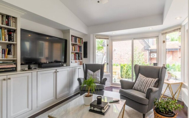 Designer Luxury 5 Bedroom Family Home