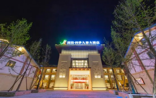 Guotou Four Seasons Jiuzhai Hotel