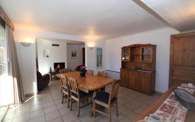 Apartment - 12 rooms - Living room lounge with fireplaces