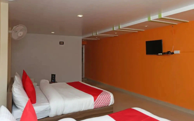 The Palms Resort By OYO Rooms