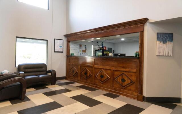 The Royal Inn & Suites