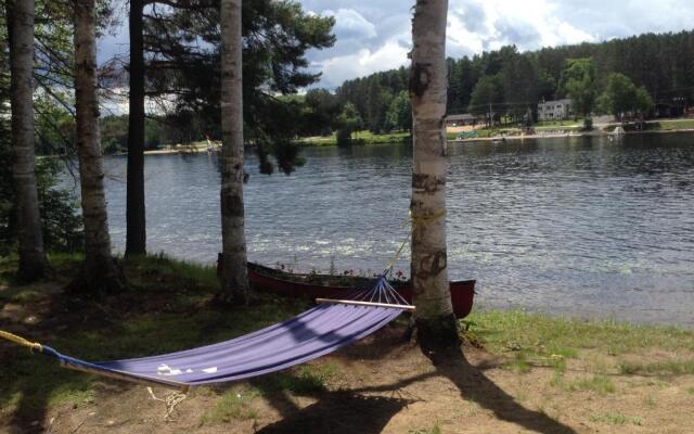 Algonquin Lakeside Inn