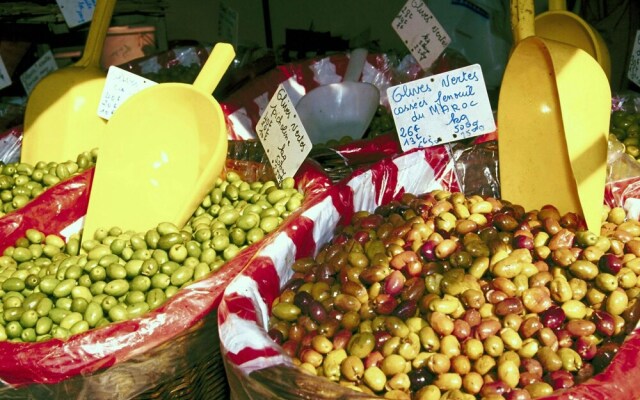 Gorgeous Villa in Bagnols-en-Foret with Swimming Pool