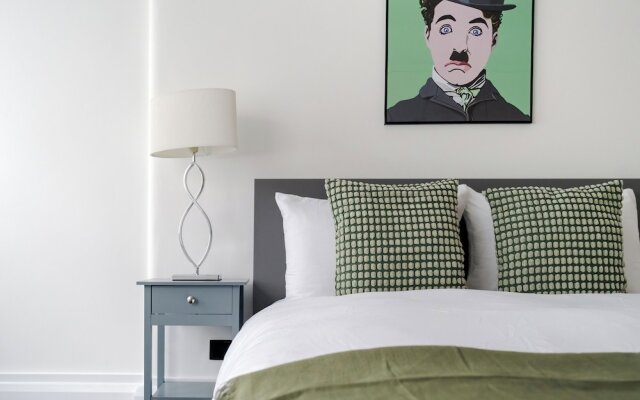 Luxury Oasis in South Kensington WITH AC