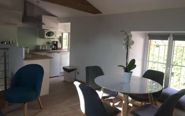 Gîte des Charmilles /La Maison des Gardes