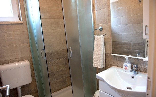 Room Robi - 50m from beach R3 Podstrana, Riviera Split