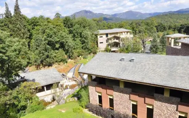 Jinfang Hot Spring Banshan Hotel
