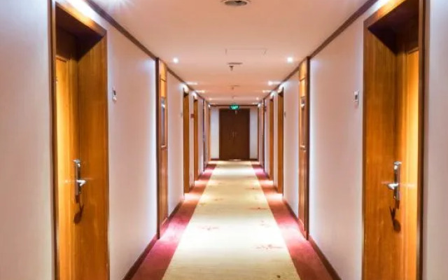 Chuxiong WeishengXiongbao Hotel