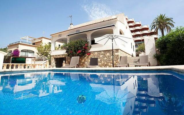 Villa Caleta - Plaza Mayor