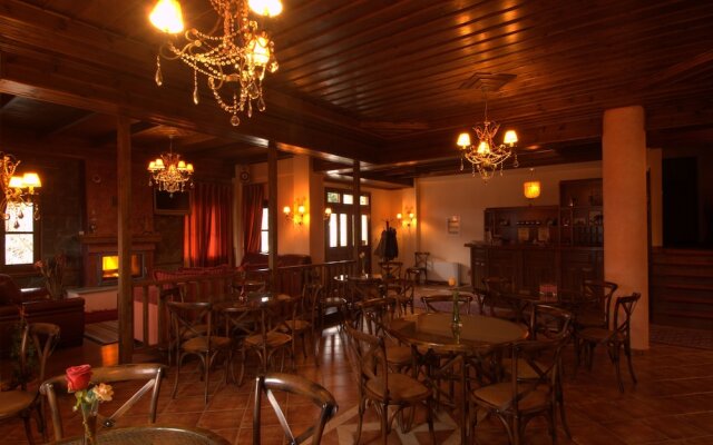 Kroupi Hotel