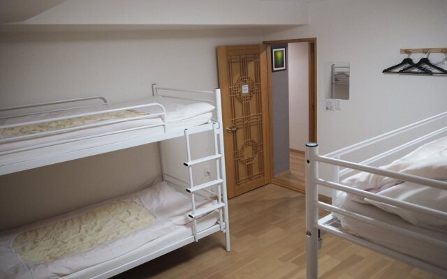 HOLIDAY VIEW INN - Hostel