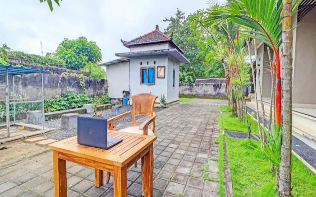 OYO 92203 Tata Guest House