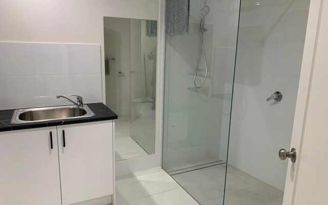 Beachside & Jetty View Apartment 4 - First Mate Apartment