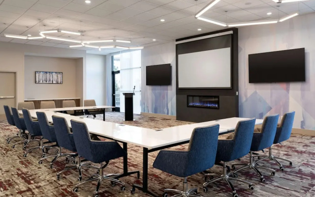 Hilton Garden Inn Visalia