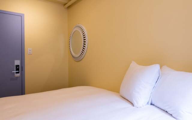 QBEDS Hostel