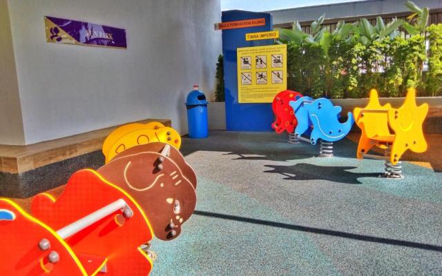 Sara Staycation FREE WIFI & NETFLIX