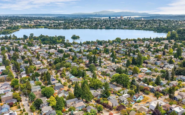 Phinney's Newest Family House with BBQ