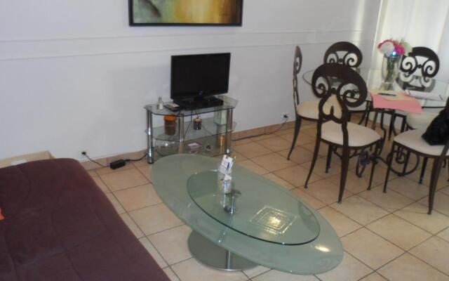 Home Rental Rue Latour Maubourg One Bedroom