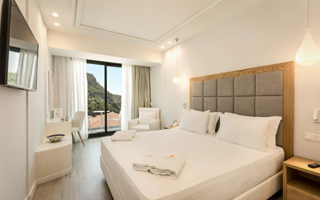 Samian Mare Hotel Suites & Spa