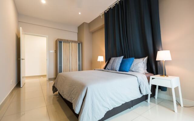 Spacious Seaview Suite