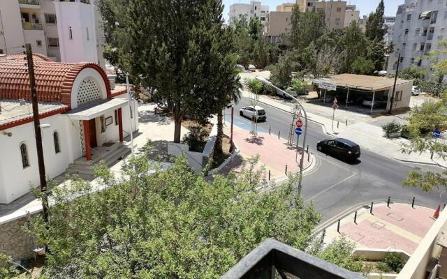 St Nikolas 1bdm Apartment, FREE Wi-Fi & Parking