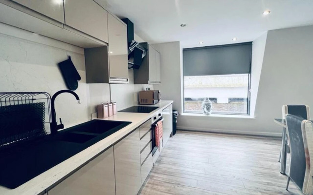Inviting 2-bed Apartment in Liverpool