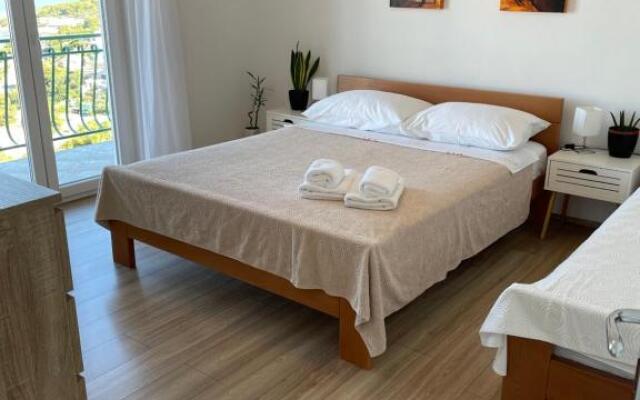Apartments Kuća Lorena