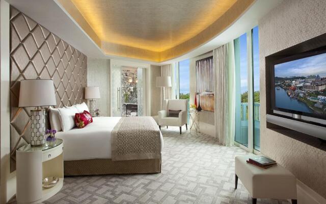 Resorts World Sentosa - Hotel Michael