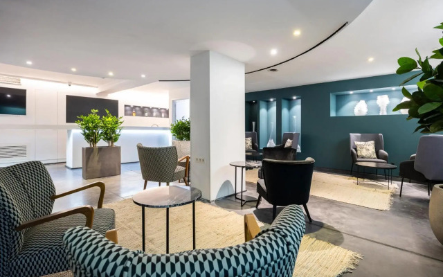 Louise Hotel