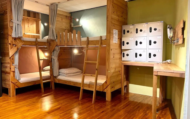 Gift Box Hostel