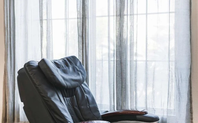 Spacious Retreat Near Iconic LA Sights