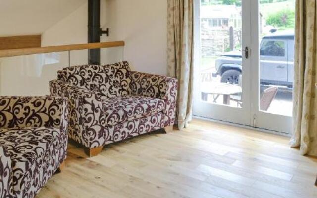 Stirton Burrow