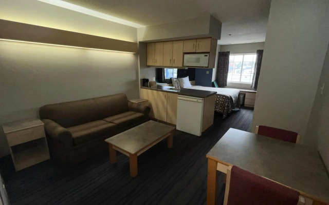 Americas Best Value Inn & Suites Jackson, TN